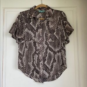 Pretty Flutter Sleeve Button Front Blouse